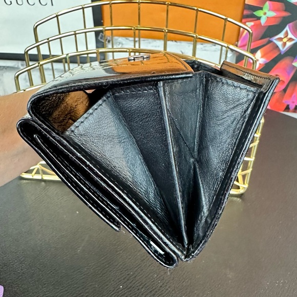 Chanel black patent leather bifold wallet - Picture 11 of 16